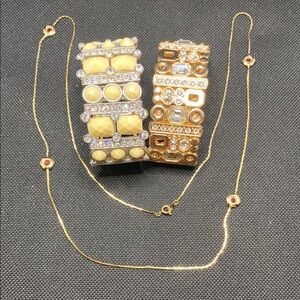 Elegant Gold and Cream Jewelry Set